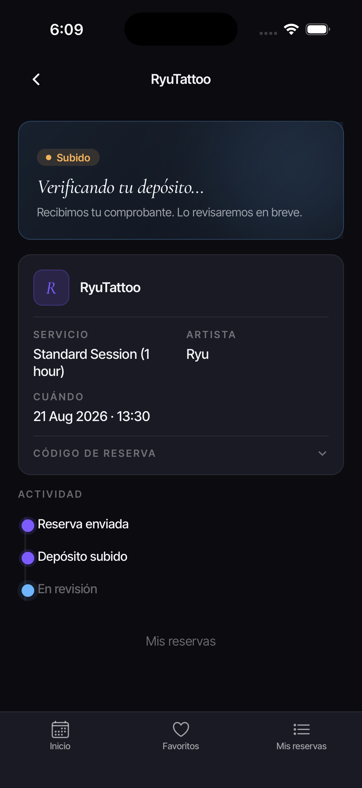 InkSlate booking summary with the service, artist, time and the SINPE deposit required before confirming